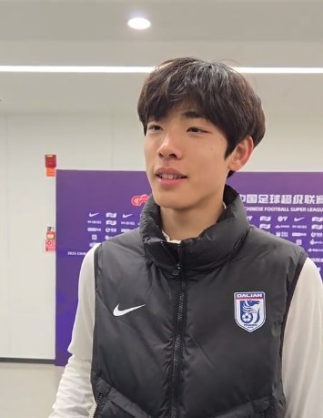 國青歸來上演中超首秀，朱鵬宇：感覺很好，場上大哥們很支持我