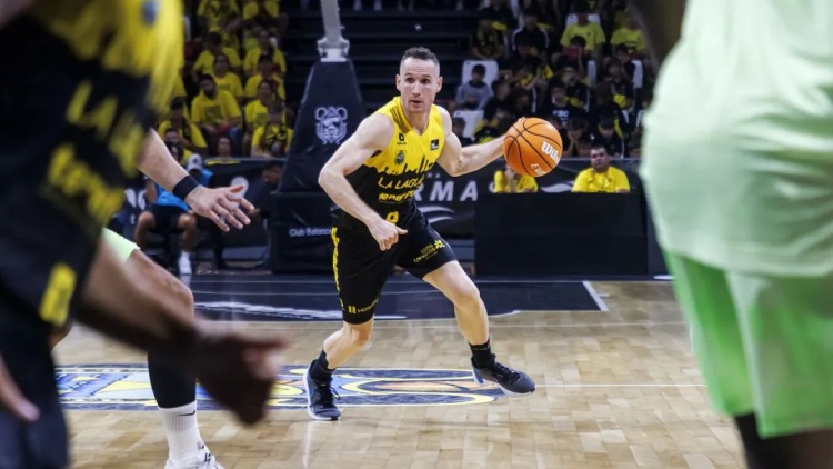 NBA初代老六，42歲進(jìn)入生涯巔峰？！