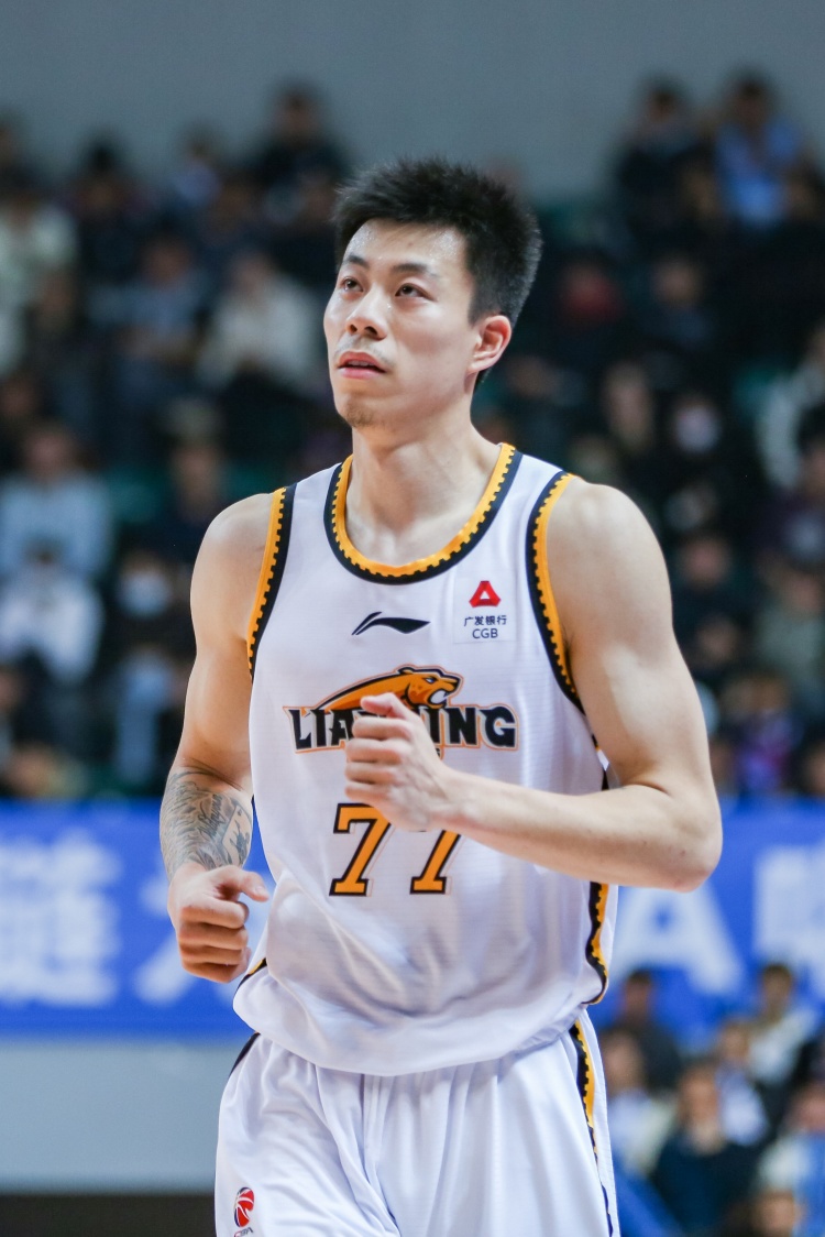 媒體人：張鎮(zhèn)麟、韓德君將因傷缺席今晚對(duì)陣北控的比賽