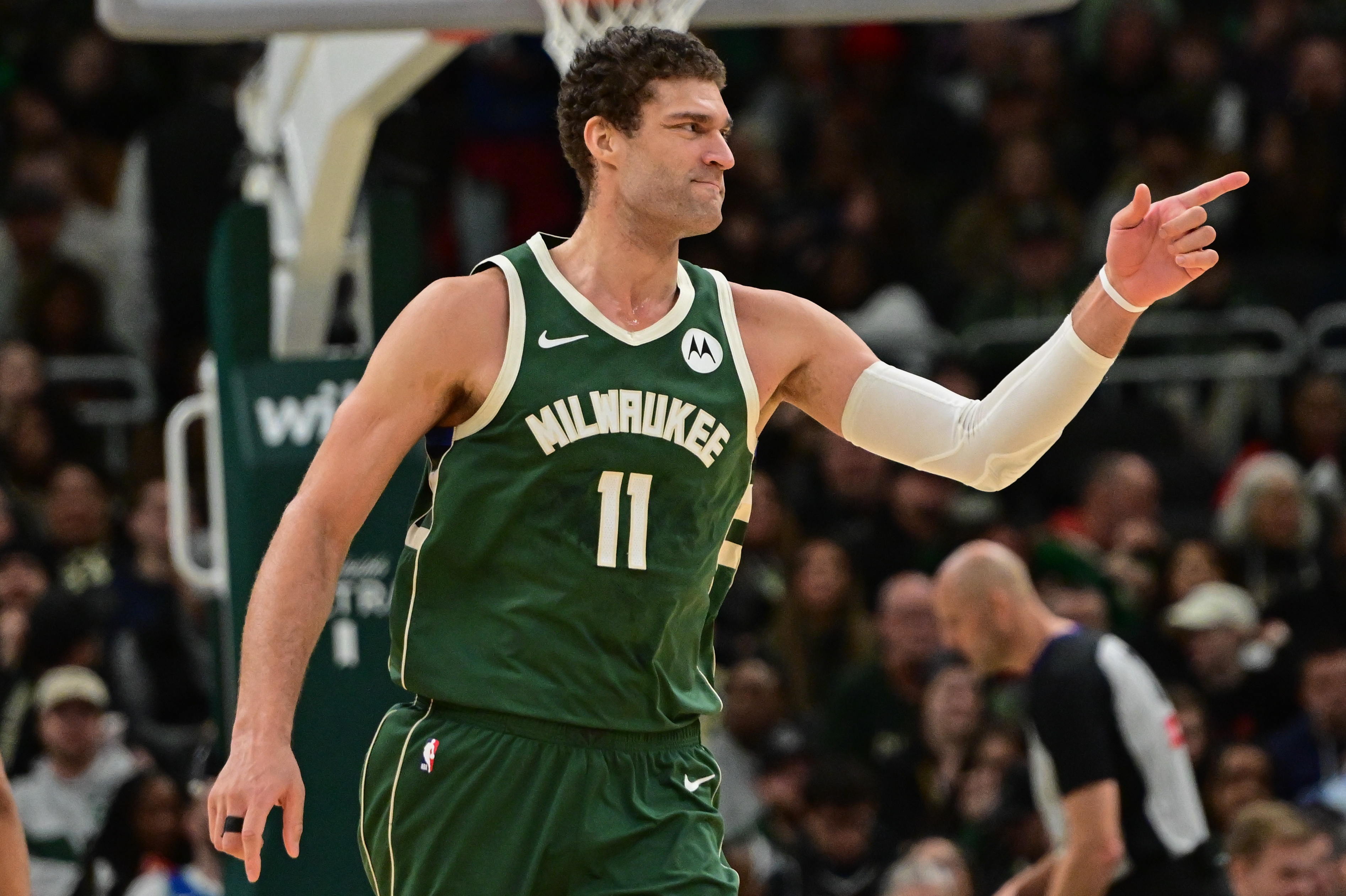 3B中鋒！大洛佩茲蓋帽數(shù)2038次超越加內(nèi)特 升至NBA歷史第18位